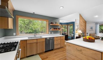 38 River Run, East Greenwich, RI 02818
