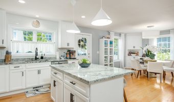 42 Chestnut St 11, Bethel, CT 06801