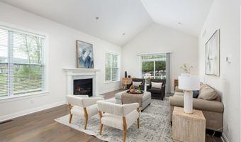 3000 N Spurway Dr, Ann Arbor, MI 48105