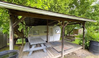 88 Angus Rd, Anawalt, WV 24808