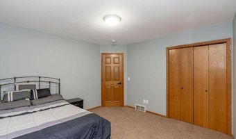 38177 Twin Oaks Dr, Avon, MN 56310