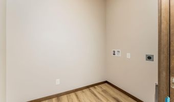 2312 E Brek St, Brandon, SD 57005