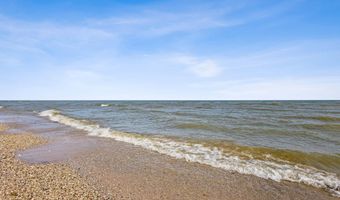 E7379 WASHINGTON Road, Algoma, WI 54201