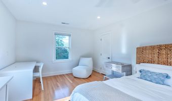 82 Thimble Island Rd, Branford, CT 06405