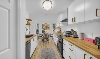 489 River Chase Dr, Athens, GA 30605