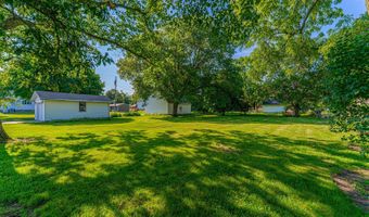 102 S Oak St, Arrowsmith, IL 61722