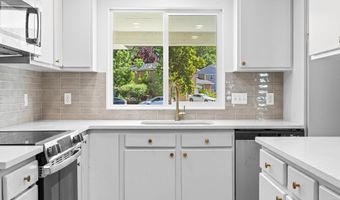 19370 SW MURPHY St, Beaverton, OR 97078
