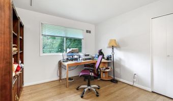 8901 CHARRED OAK Dr, Bethesda, MD 20817