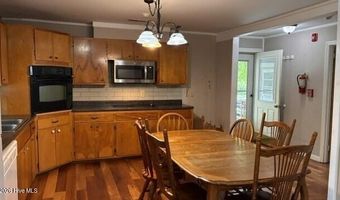 17 Moore St, Andrews, NC 28901