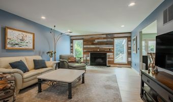 7 Cormorant Dr, Middletown, NJ 07748