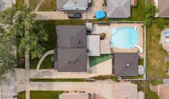 838 S Michigan Ave, Addison, IL 60101