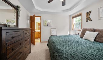 1800 S DERKS Dr, Appleton, WI 54915