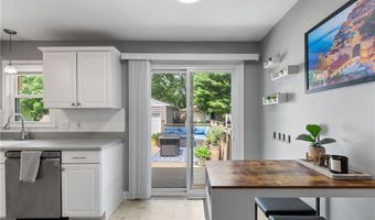 1086 Terrell Dr, Akron, OH 44313