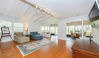 8675 W Fairway Dr, Baton Rouge, LA 70809
