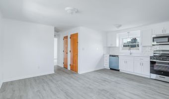 33 E 42ND St 4, Bayonne, NJ 07002