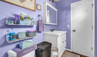 584 Stanley Rd, Akron, OH 44312