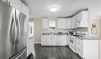 9301 Leona Ct, Affton, MO 63123