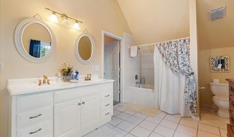 1670-1694 Church St, Appomattox, VA 24522