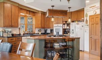 24352 State Hwy Ee, Aurora, MO 65605