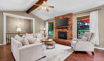 1431 Dietrich Oaks Dr, Ballwin, MO 63021
