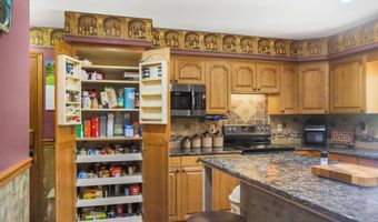 12977 Richmond Heights Dr, Aberdeen, SD 57401