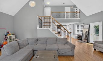 9 Broadview Ave, Berkley, MA 02779