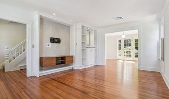 20 School St, Stonington, CT 06355