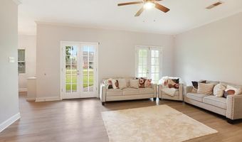 1561 Lila St, Baton Rouge, LA 70820