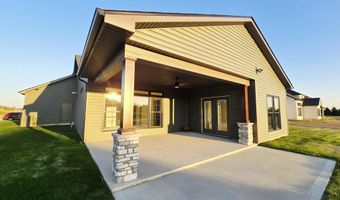 2213 Golfview Dr, Auburn, IN 46706
