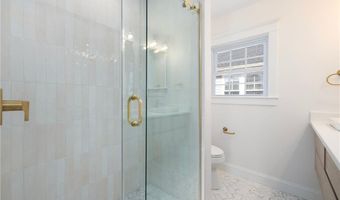40 Atlantic St, Newport, RI 02840