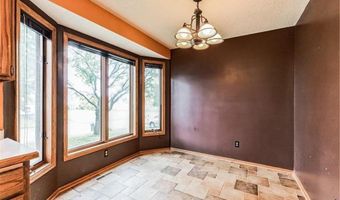 6038 Falcon Ridge Trl, Apple Valley, MN 55124