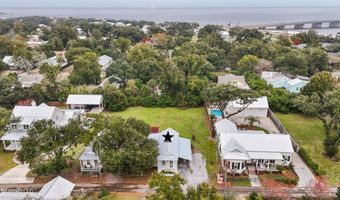 109 Mcdonald Ln, Bay St. Louis, MS 39520