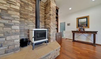 1560 Pinto Dr, Angels Camp, CA 95222