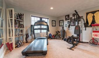 10 Flanders St, Johnston, RI 02919