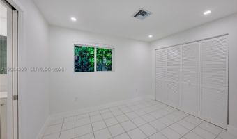 52 Camden Dr, Bal Harbour, FL 33154