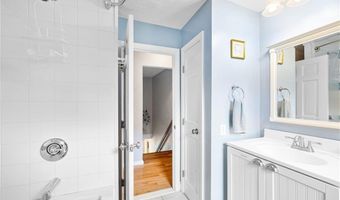 36 Daniel Dr, North Kingstown, RI 02852