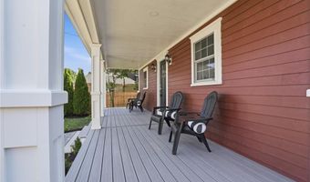 40 Congregational St, Bristol, RI 02809