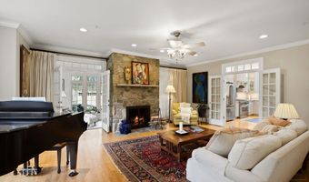 7032 WILSON Ln, Bethesda, MD 20817