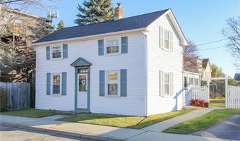 26 Freebody St, Newport, RI 02840