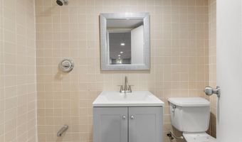 127 W 51ST St, Bayonne, NJ 07002