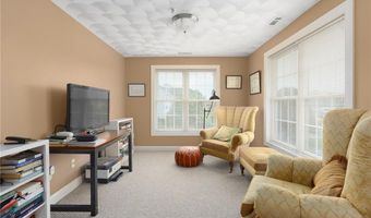45 Saw Mill Dr 305, North Kingstown, RI 02852