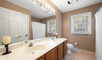 28 CLARK Rdg, Hockessin, DE 19707