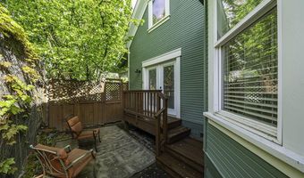 144 N 2nd St, Ashland, OR 97520