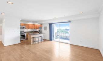 4940 A St SE 406, Washington, DC 20019