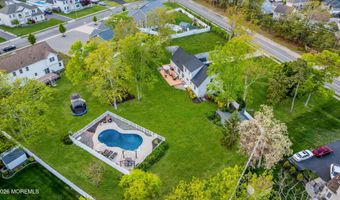 65 Serpentine Dr, Bayville, NJ 08721