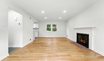 2339 N POWHATAN St, Arlington, VA 22205