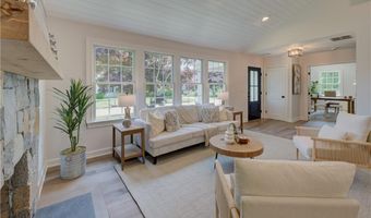 3 Tyler Point Rd, Barrington, RI 02806