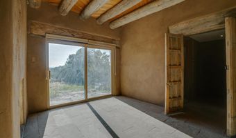 26 La Canada Rd, Arroyo Seco, NM 87514