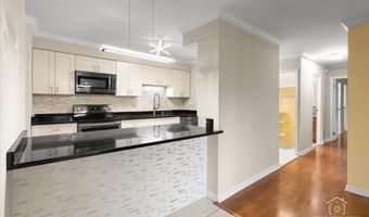 1615 E CENTRAL Rd 218C, Arlington Heights, IL 60005