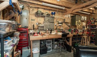 120 Hillside Dr, Baldwin City, KS 66006